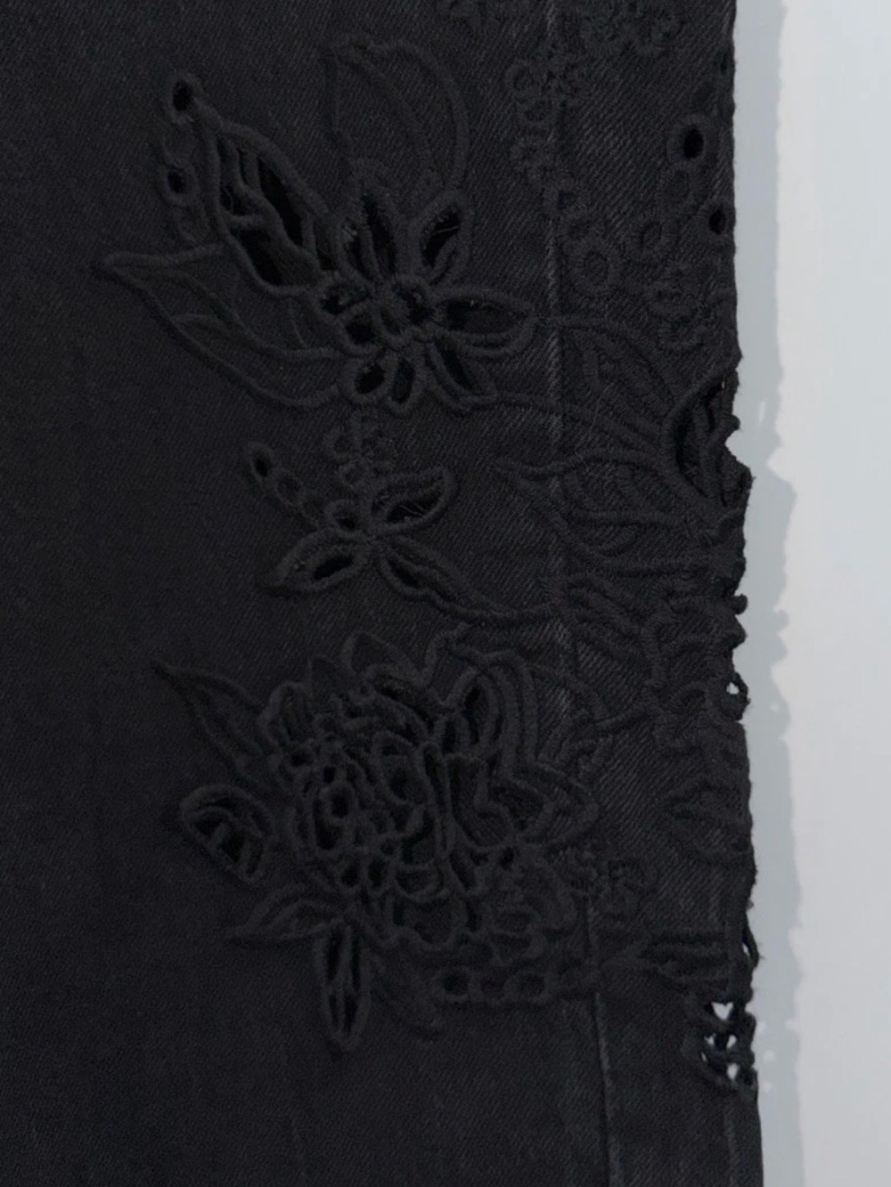 Lucky Brand The Baggy Black Embroidered Cutout Flower Jeans Boho - Picture 4 of 8